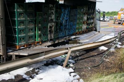 Neuhausen: Lkw-Brand auf der A8 sorgte fuer langen Stau